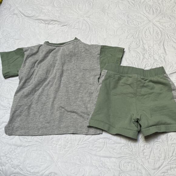 Carter's Two Piece Dinosaur Outfit Size 18m - Picture 4 of 6